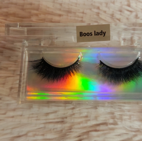 Eyelashes - Picture 6 of 8